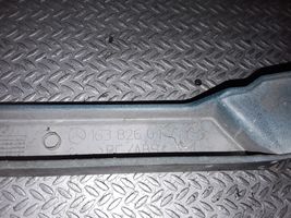 Mercedes-Benz ML W163 Listwa pod lampę przednią 1638260177