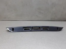 Chrysler Voyager Barra de luz de la matrícula/placa de la puerta del maletero SR5684