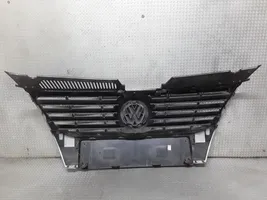 Volkswagen PASSAT B6 Grotelės viršutinės 3C0853651