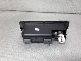 Volkswagen PASSAT B6 Peleninė panelėje 3C0863284A