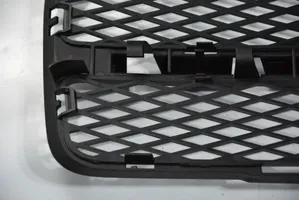 Volkswagen Touareg I Front grill 7L6853665A