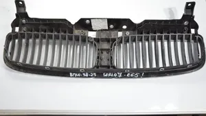 BMW 7 E65 E66 Grille de calandre avant 51138268325