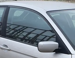 BMW 3 E46 Sliding door window/glass 8252454