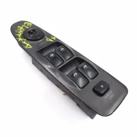 Hyundai Elantra Interruttore di controllo dell’alzacristalli elettrico 935702D900