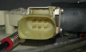 Ford Galaxy Elektryczny podnośnik szyby drzwi tylnych 1881212