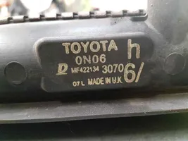 Toyota Auris E180 Jäähdyttimen lauhdutin 0N06