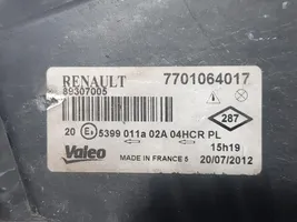 Renault Megane II Lampa przednia 7701064017