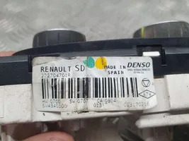 Renault Clio IV Ilmastoinnin ohjainlaite 272704701R