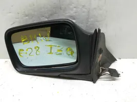 BMW 5 E28 Elektryczne lusterko boczne drzwi przednich 