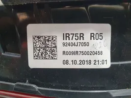 KIA Ceed Aizmugurējais lukturis virsbūvē 92404J7050