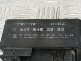 Mercedes-Benz E W211 Relè preriscaldamento candelette 0255452832