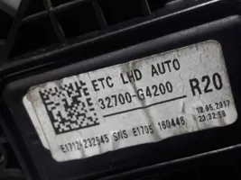 Hyundai i30 Akceleratoriaus pedalas 32700G4200