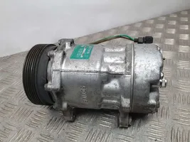 Volkswagen Golf IV Air conditioning (A/C) compressor (pump) 1J0820803A