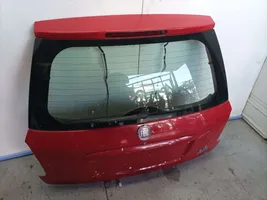 Fiat Sedici Takaluukun/tavaratilan kansi 