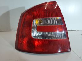 Skoda Octavia Mk2 (1Z) Aizmugurējais lukturis virsbūvē 086651909L