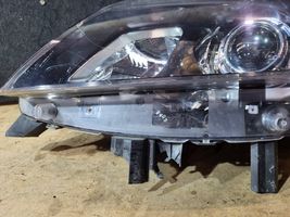 Renault Latitude (L70) Lampa przednia 260604600R