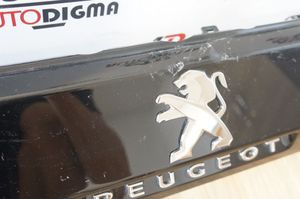 Peugeot 5008 Poszycie / Tapicerka tylnej klapy bagażnika 9812068877