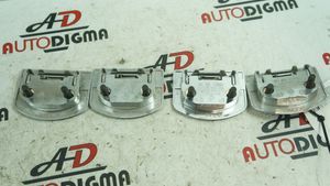 Audi A8 S8 D3 4E Fissaggio gancio/anello 8E0864203