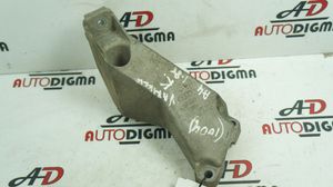 Audi A4 S4 B7 8E 8H Supporto di montaggio del motore (usato) 8E0199307A