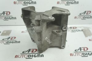 Audi A6 S6 C5 4B Vairo stiprintuvo siurblio tvirtinimo kronšteinas 077260885