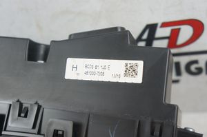 Mazda 3 II Monitori/näyttö/pieni näyttö BCD3611J0E