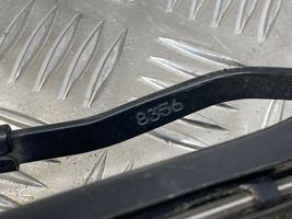 Mazda 6 Braccio della spazzola tergicristallo anteriore 8356