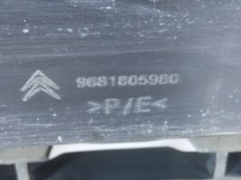 Citroen C3 Picasso Zderzak przedni 9681805980