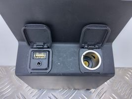Mazda 6 Connecteur/prise USB GHP9644A1