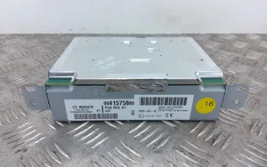 Peugeot 208 Radio/CD/DVD/GPS-pääyksikkö 9841575880