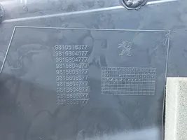 Peugeot 3008 II Takaoven verhoilu 9810516377