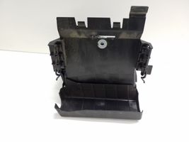 Volkswagen Jetta VI Fuse box cover 