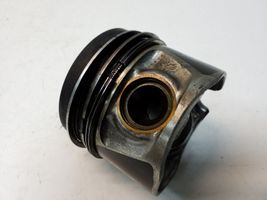 Volkswagen Jetta VI Piston 