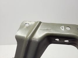 Chrysler Voyager Fender mounting bracket 