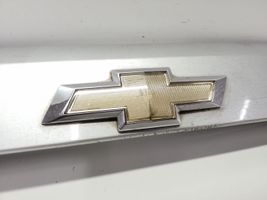 Chevrolet Captiva Takaluukun rekisterikilven valon palkki 