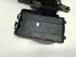 Volkswagen Tiguan Vassoio scatola della batteria 1K0915325BV