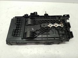 Ford Fusion II Batteriegestell DG9310723A