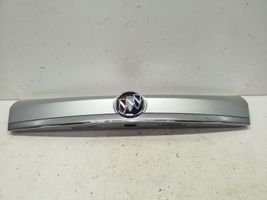 Buick Encore II Barra de luz de la matrícula/placa de la puerta del maletero 95093299