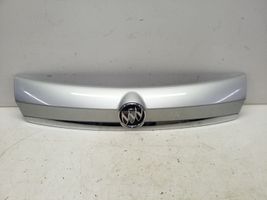 Buick Encore II Barra de luz de la matrícula/placa de la puerta del maletero 95093299