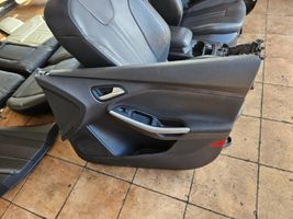 Ford Focus Sitze und Türverkleidungen komplett 