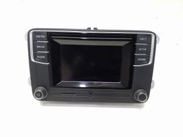 Volkswagen Jetta VI Radio/CD/DVD/GPS head unit 561035150