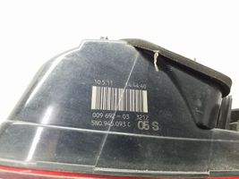 Volkswagen Tiguan Lampy tylnej klapy bagażnika 5N0945093C