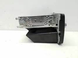 Volkswagen Jetta VI Radio/CD/DVD/GPS head unit 5K0035156A