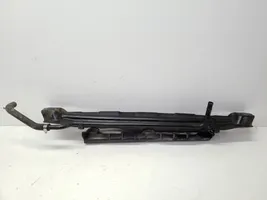 Audi Q7 4L Apatinė dalis radiatorių panelės (televizoriaus) 7L0805551A