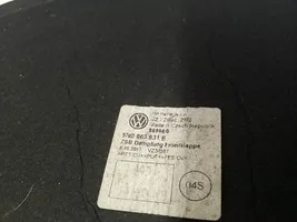 Volkswagen Tiguan Izolacja termiczna / wygłuszenie pokrywy / maski silnika 5N0863831B