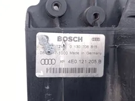 Audi A8 S8 D3 4E Jäähdyttimen jäähdytinpuhaltimen suojus 4E0121205B