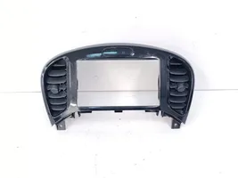 Nissan Juke I F15 Griglia di ventilazione centrale cruscotto 687501KK0A