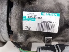 Nissan Juke I F15 Ilmastointilaitteen kompressorin pumppu (A/C) 92600AZ74A