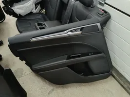 Ford Fusion II Istuimien ja ovien verhoilusarja 