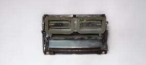 Skoda Octavia Mk2 (1Z) Dysze / Kratki środkowego nawiewu deski rozdzielczej 1Z0820951