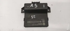 Audi A5 8T 8F Moduł sterowania Gateway 8T0907468D